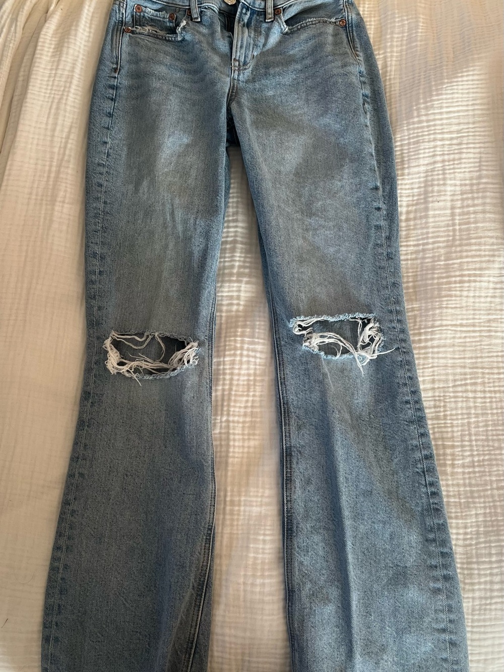 Aritzia, Hollister, American eagle, Zara, top shop - Picture 2 of 5